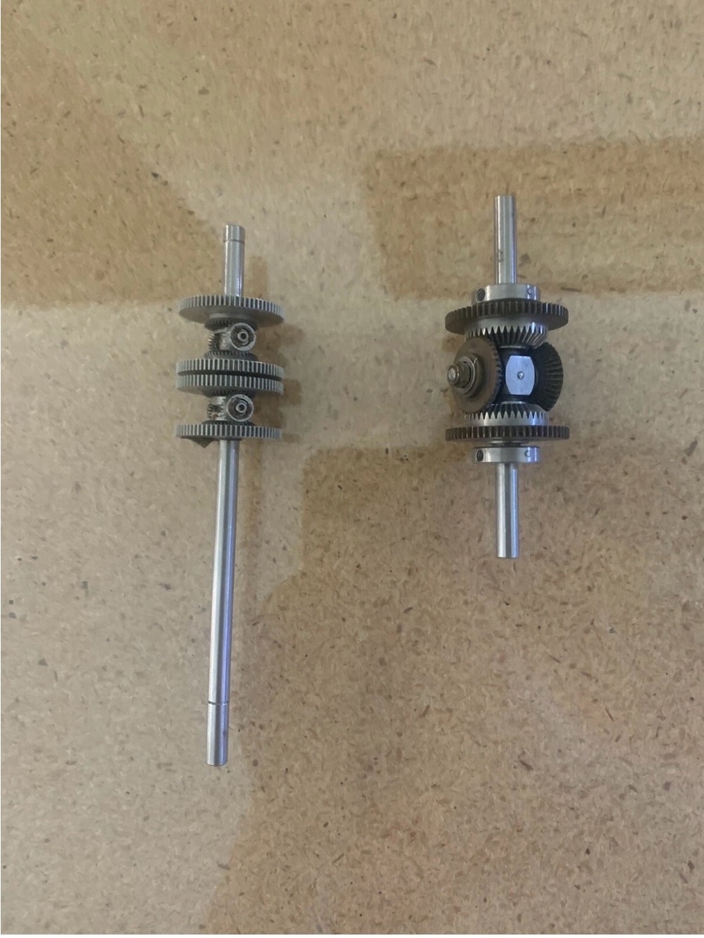 Precision Metal Gear Shaft Set - Silver A Set Of Transverse? Gear Pieces
